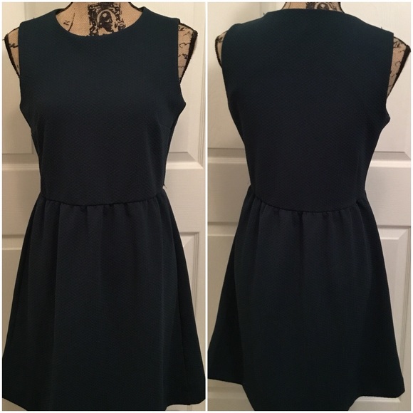 Daisy Fuentes Dresses & Skirts - Super Cute Dress by Daisy Fuentes